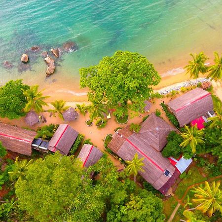 Floraly Komba Hotel - Nosy Komba Buitenkant foto