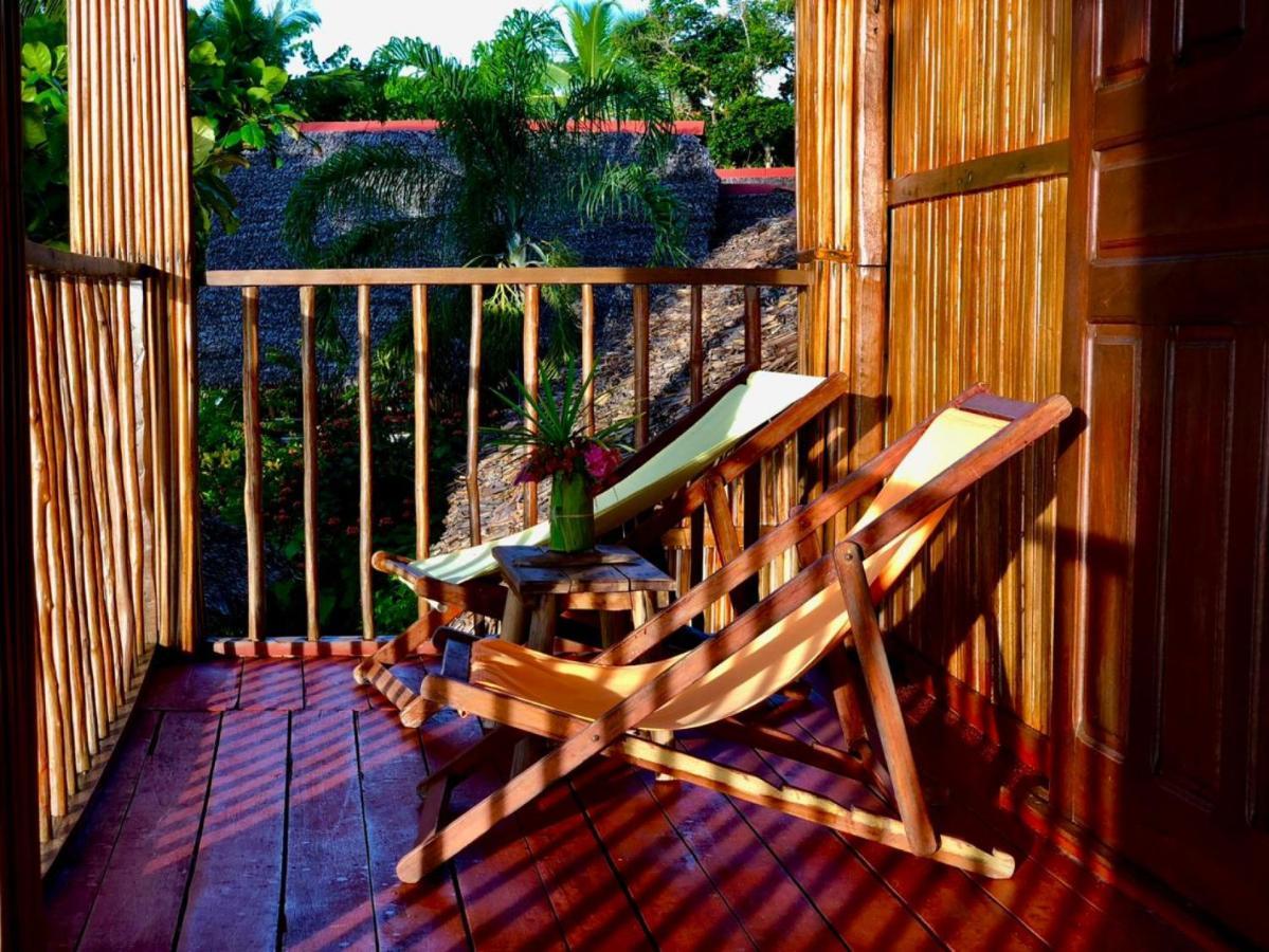 Floraly Komba Hotel - Nosy Komba Kamer foto